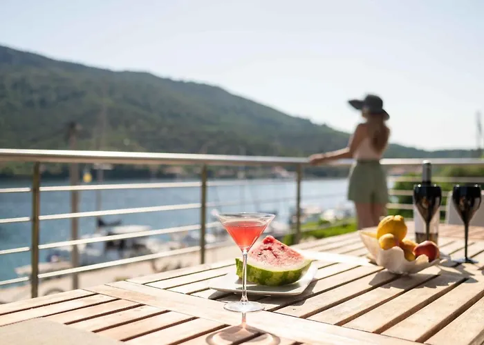Anassa Sea Front Feriehus Porto Koufo